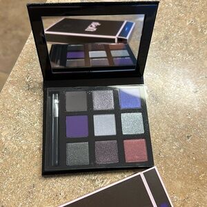 Eyeshadow Palette - Purple and Silver